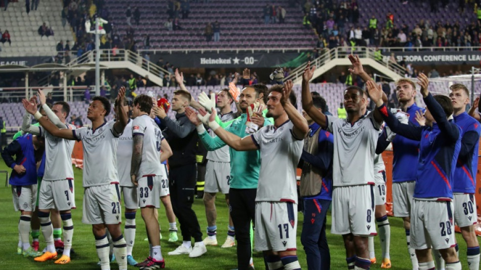 Basel e West Ham se aproximam da final da Liga Confer&ecirc;ncia