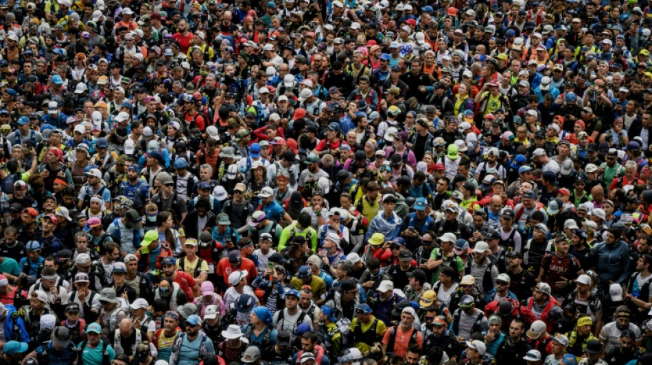 Entre souffrance, espoir et abn&eacute;gation, "l'autre course" des amateurs de l'UTMB