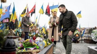 EU sichert Ukraine Unterstützung zu - Selenskyj dringt auf Waffenlieferungen