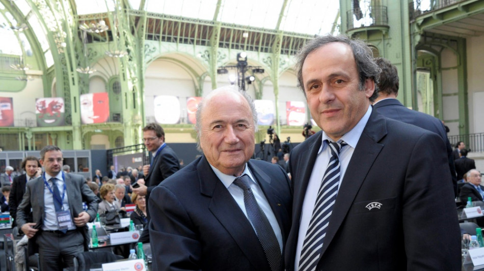 Bew&auml;hrungsstrafen f&uuml;r Blatter und Platini gefordert