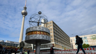 Tourist beschmiert Polizeiwache auf Berliner Alexanderplatz mit Hakenkreuzen