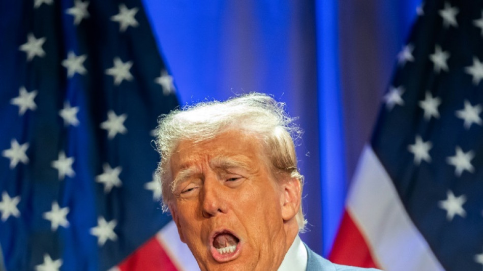 Trump traz de volta pol&iacute;tica por mensagens nas redes sociais