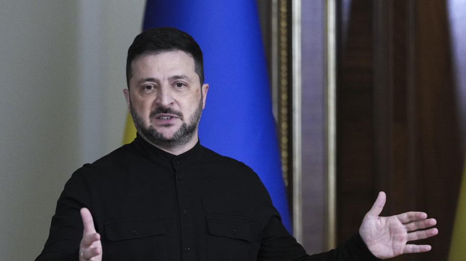 Zelensky, Putin corre al dialogo appena sentito dei Tomahawk