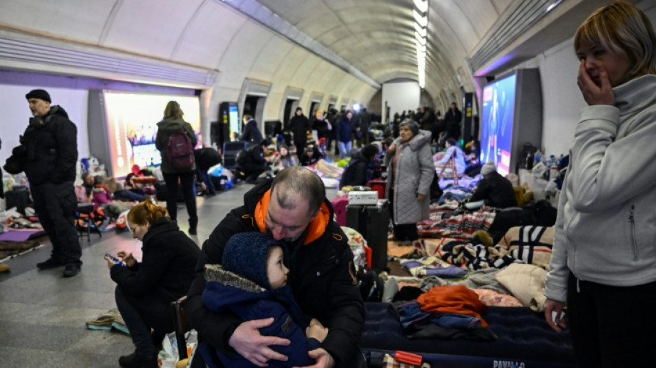 El metro de Kiev, refugio de la poblaci&oacute;n contra los misiles
