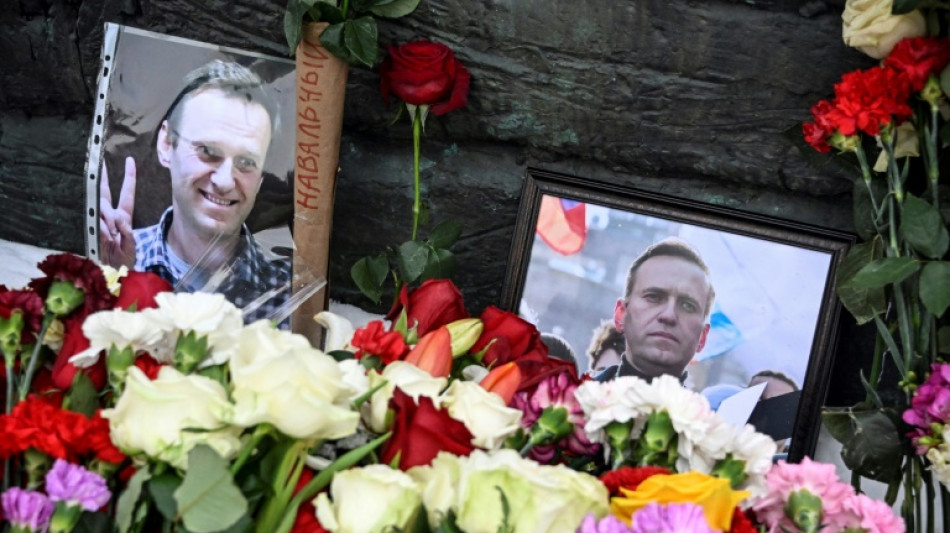 Miles de personas asisten al funeral de Navalni en Moscú entre temores de arrestos