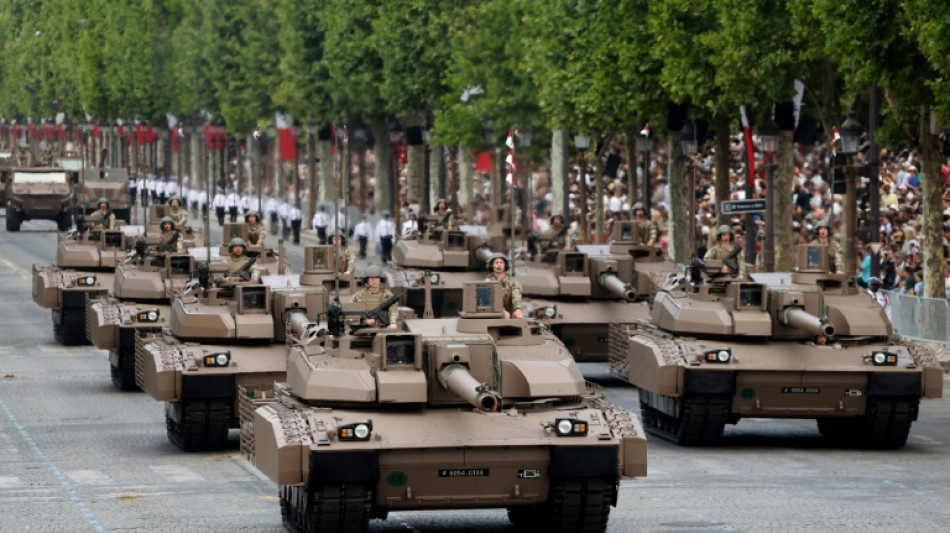 França se gaba da 'credibilidade' do seu exército em um mundo 'mais brutal'