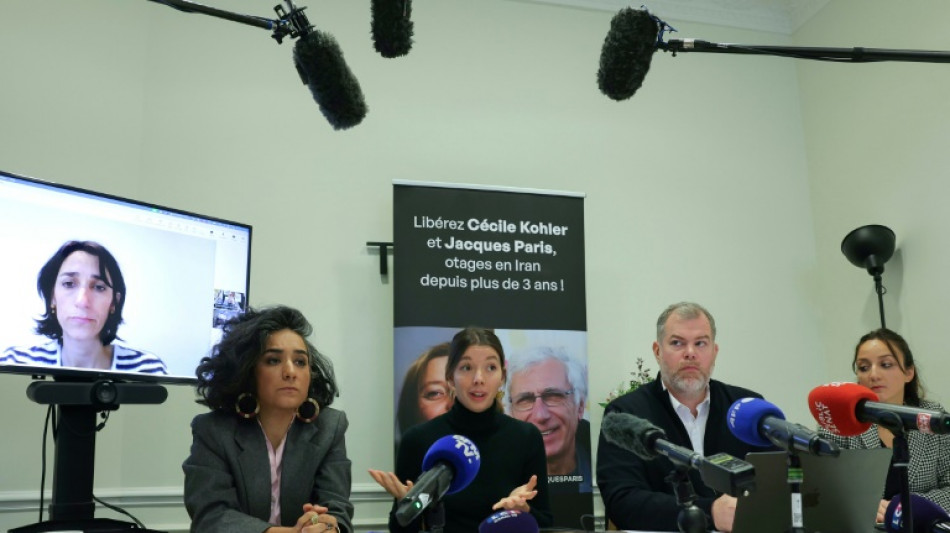 Iran: les deux d&eacute;tenus fran&ccedil;ais "&eacute;puis&eacute;s", leur "survie" en jeu, alertent leurs familles 