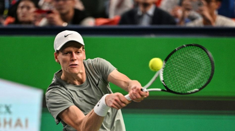 Sinner asegura acabar el a&ntilde;o N.1 y se cita con Djokovic en la final de Shangh&aacute;i