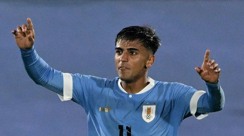 Sem estrelas e com v&aacute;rias novidades, Uruguai divulga lista de convocados para amistosos de outubro