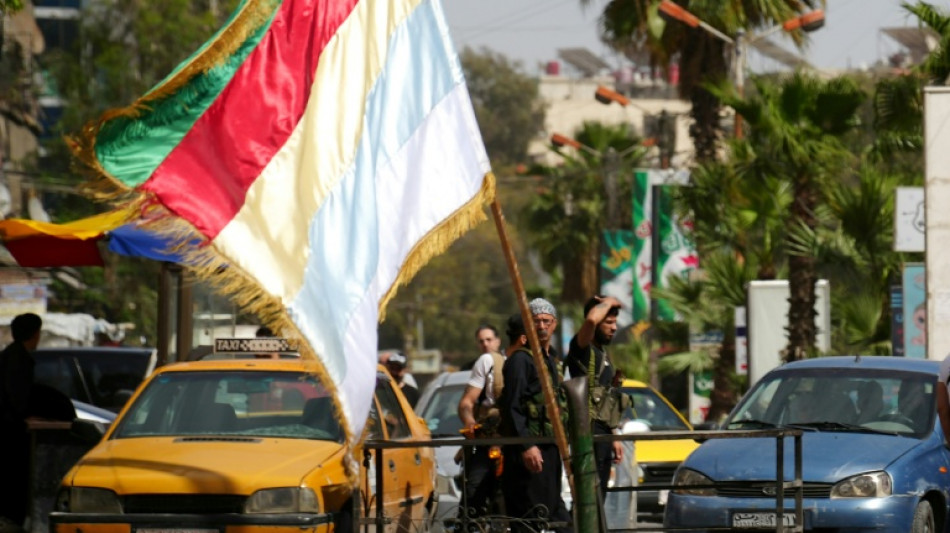 For&ccedil;as de seguran&ccedil;a s&atilde;o mobilizadas perto de Damasco ap&oacute;s combates