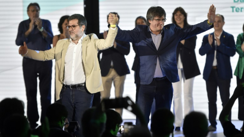 El independentista catal&aacute;n Puigdemont deja la presidencia de su partido