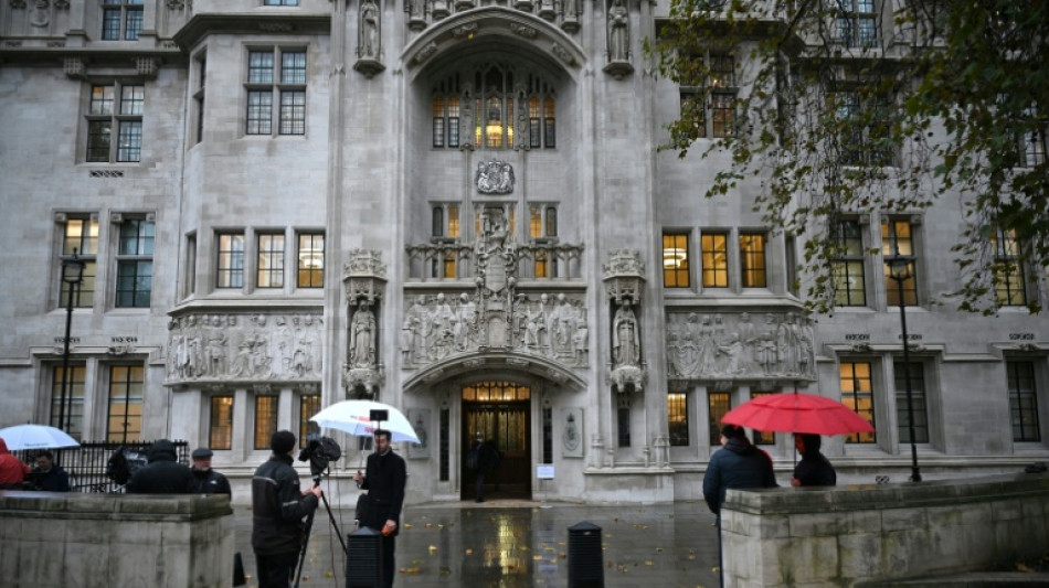 Defini&ccedil;&atilde;o legal de 'mulher' &eacute; baseada no sexo biol&oacute;gico, decide Suprema Corte brit&acirc;nica