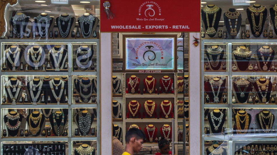 Trump, 'ho sentito che l'India non comprer&agrave; pi&ugrave; petrolio russo'