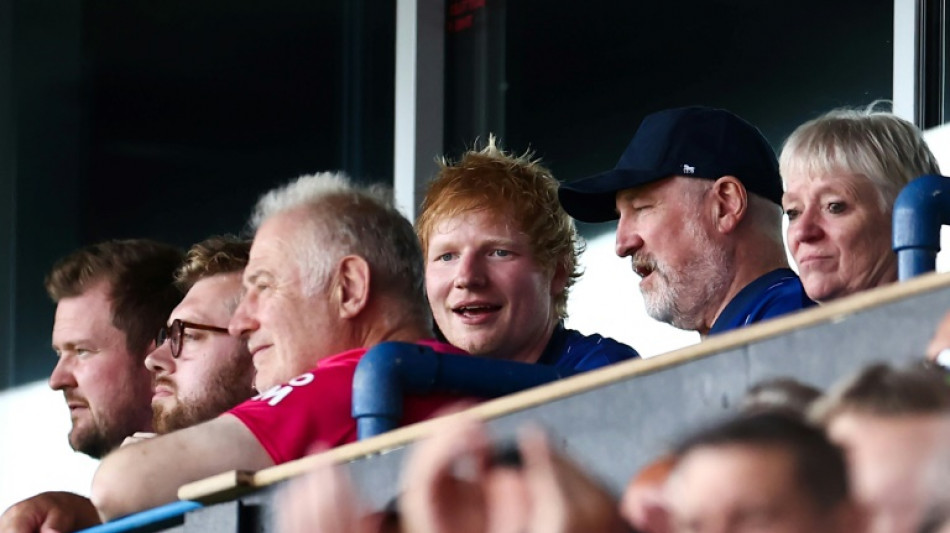 El cantautor Ed Sheeran colabor&oacute; para cerrar un fichaje del Ipswich