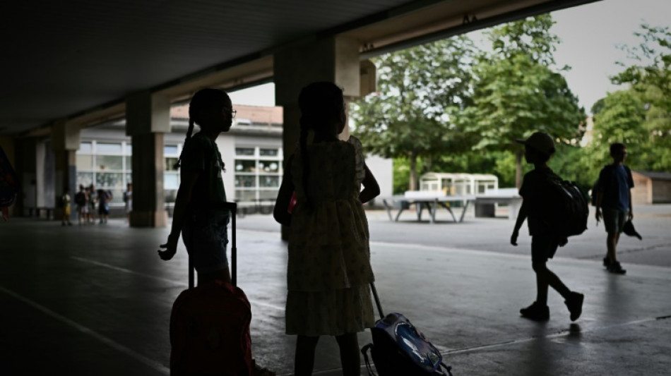 Examens, horaires, bâti: les syndicats exigent d'adapter l'école à la canicule