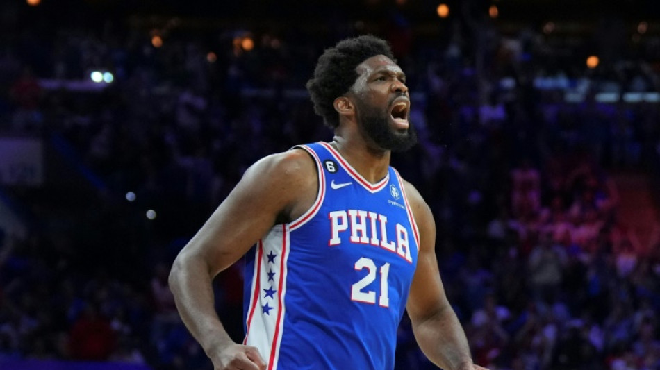 Camaron&ecirc;s Joel Embiid (Sixers) conquista seu primeiro pr&ecirc;mio MVP da NBA 