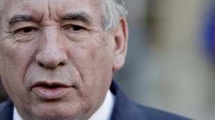 Bayrou veut remettre Mayotte "debout" apr&egrave;s le passage du cyclone Chido