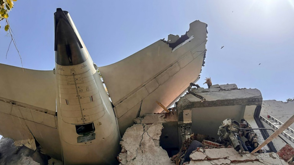 Investigadores avaliam todas as pistas, inclusive a sabotagem, em acidente da Air India