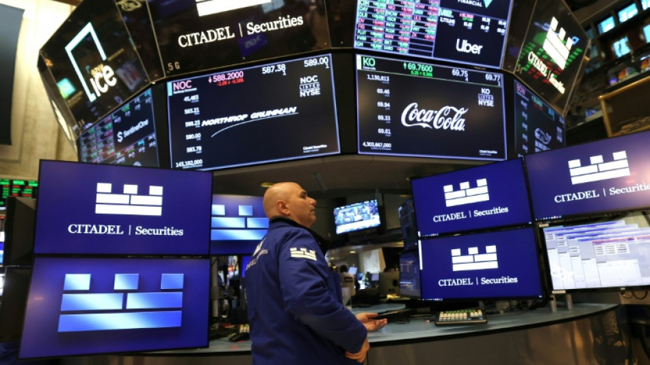 Wall Street poursuit sa baisse, entre aversion au risque et craintes &eacute;conomiques