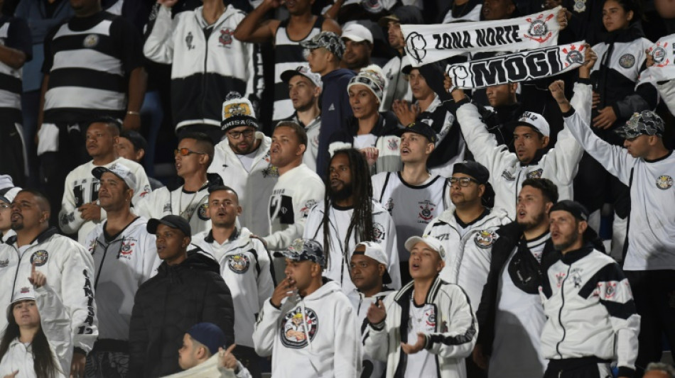 Corinthians &eacute; punido por cantos homof&oacute;bicos de sua torcida em jogo contra o S&atilde;o Paulo