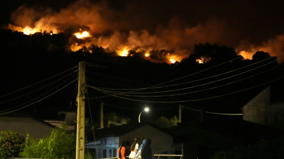 Incendies pas encore ma&icirc;tris&eacute;s en France et en Espagne : pr&egrave;s de 270.000 &eacute;vacuations