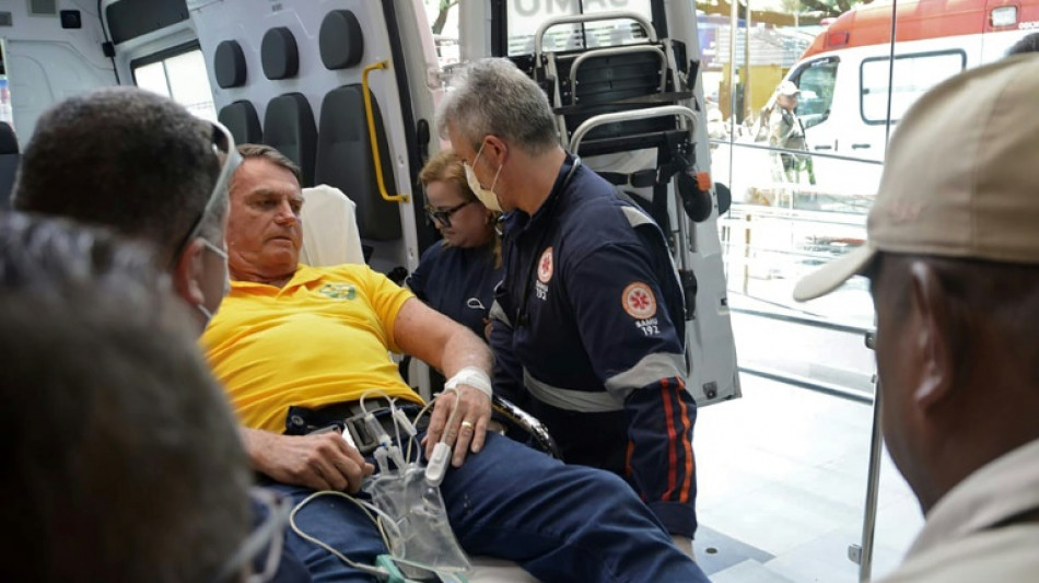 Br&eacute;sil: Bolsonaro "stable" apr&egrave;s son hospitalisation pour des douleurs abdominales