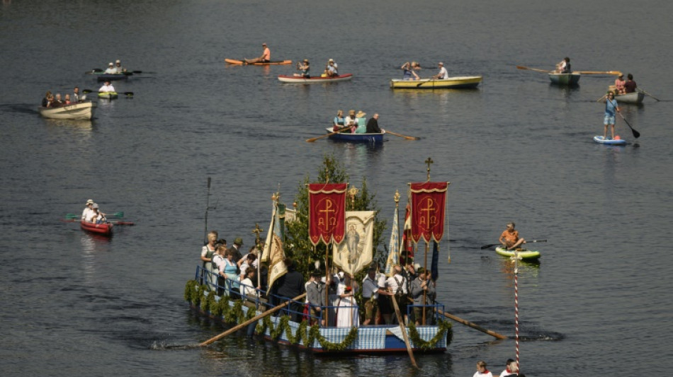 Brücke bei Fronleichnamsprozession eingestürzt: Zwei Verletzte an bayerischem See