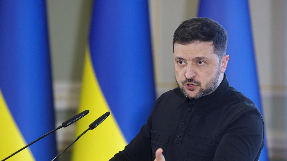Zelensky, 'Donbass &egrave; una questione difficile, con Mosca posizioni diverse'