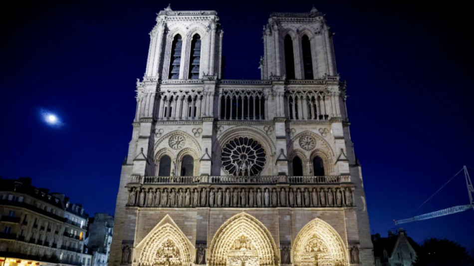 Notre-Dame j&aacute; recebeu 860 mil visitantes desde sua reabertura
