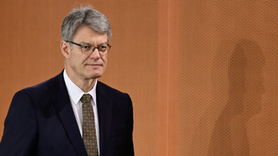 Schnieder verschiebt Pünktlichkeitsziele der Bahn nach hinten