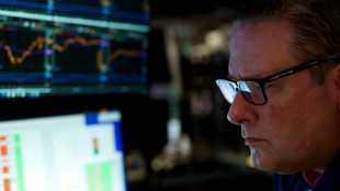 Wall Street ouvre en baisse,&nbsp;entre prises de b&eacute;n&eacute;fices et budget am&eacute;ricain