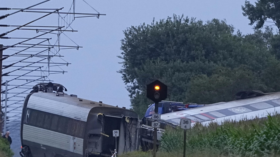 Treno deragliato in Danimarca,due persone in condizioni critiche