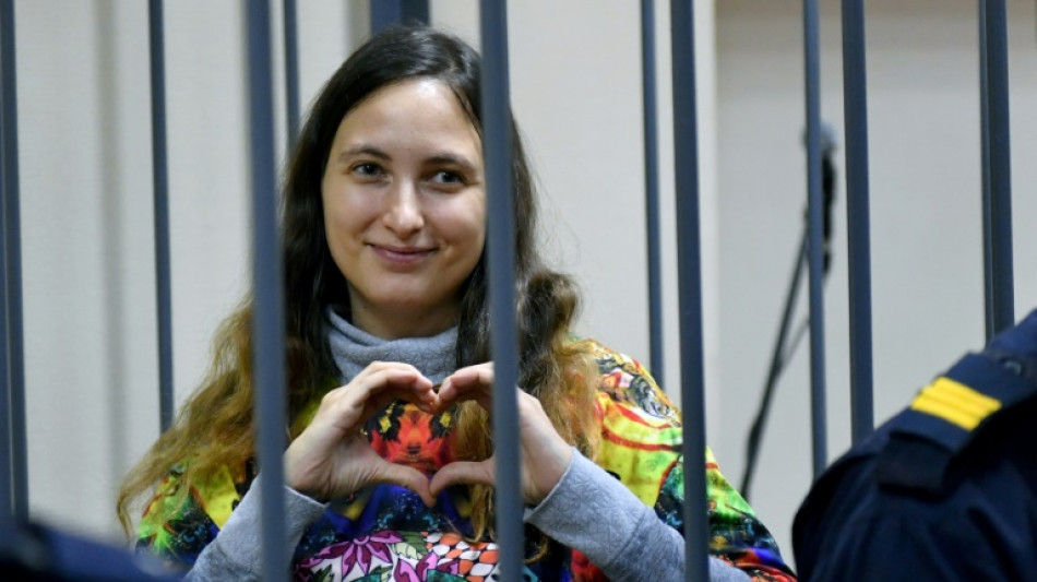 Une artiste russe condamnée à 7 ans de camp pour une action pacifiste dans un supermarché