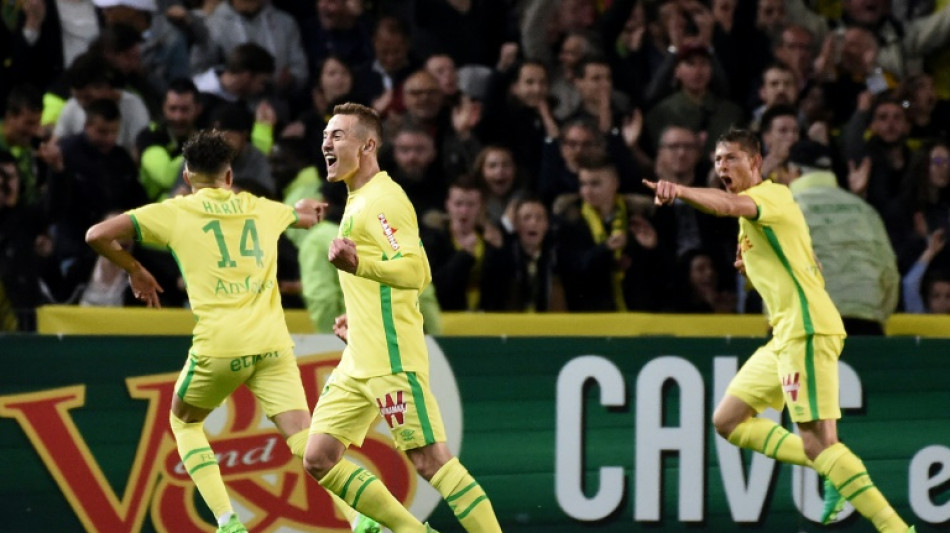 L1: Rongier "&eacute;coeur&eacute;" et "d&eacute;go&ucirc;t&eacute;" par le chant sur Emiliano Sala