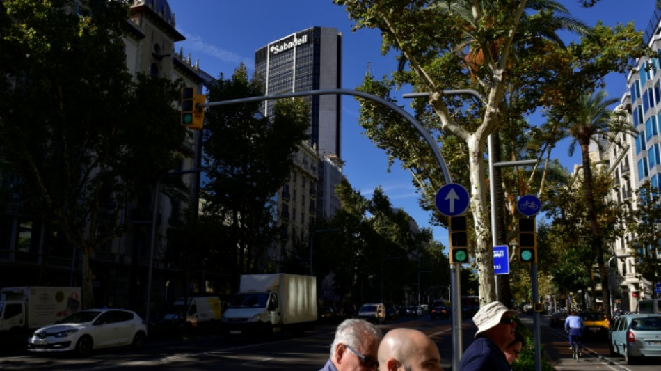 El Banco Sabadell rechaza la OPA mejorada de su rival BBVA