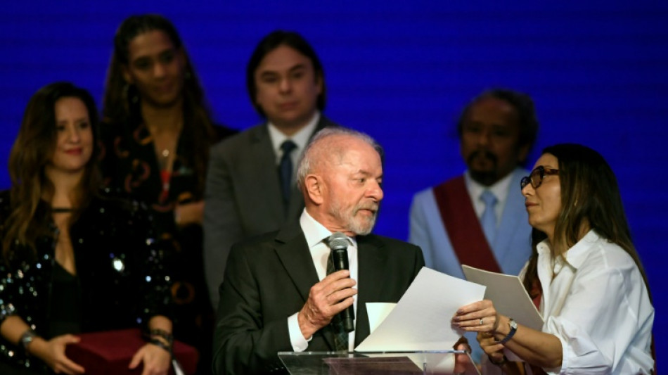 Los m&eacute;dicos diagnostican a Lula con "laberintitis" en Brasil