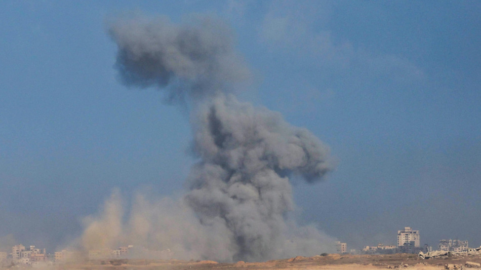 'Bombe Israele vicino a ospedali, 83 morti dall'alba'