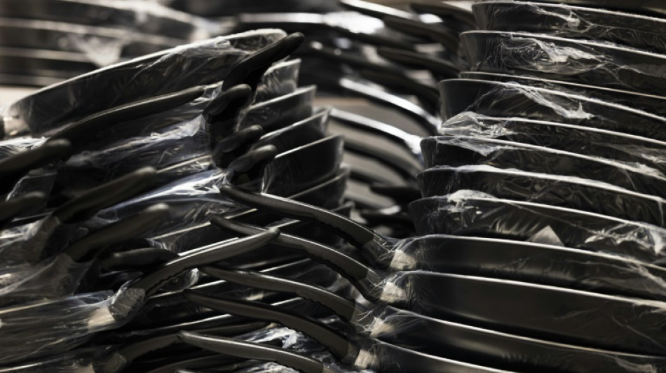 Po&ecirc;les en T&eacute;flon "s&ucirc;res": Tefal et Seb attaqu&eacute;s en justice par des associations