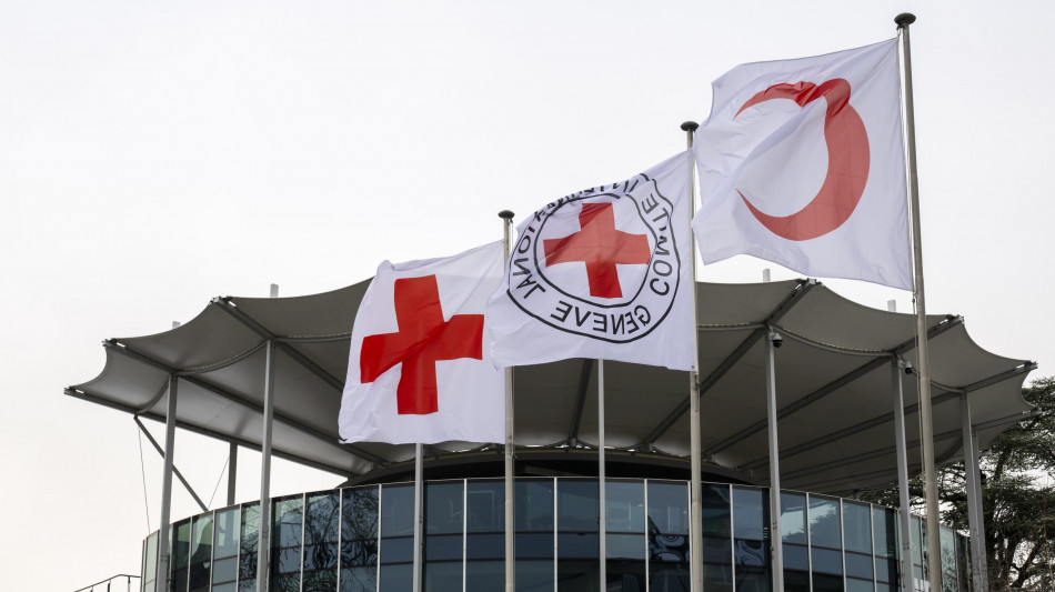Croce Rossa, 'a Kiev distrutto nostro magazzino, in fumo 2 milioni in aiuti'