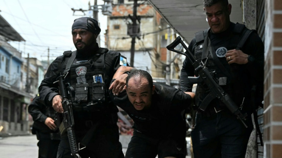 Escenas de guerra en Rio de Janeiro: 64 muertos en operaci&oacute;n policial m&aacute;s letal