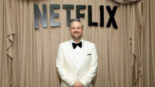 Comediante Nate Bargatze presentar&aacute; los premios Emmy, informan organizadores 