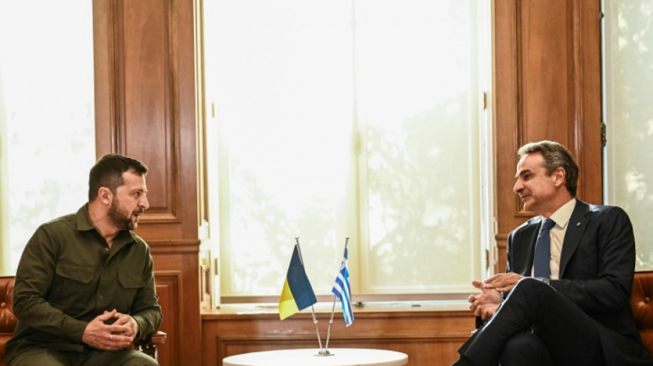 Zelensky chega &agrave; Gr&eacute;cia para reuni&atilde;o com l&iacute;deres europeus e dos B&aacute;lc&atilde;s