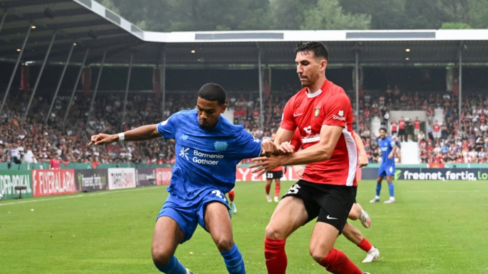 Trotz Gewitter und Hagel: Bayer zieht in zweite Pokalrunde ein