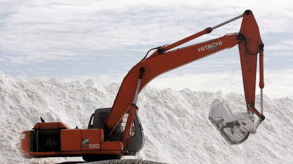 Cina, 'stop a controlli su export terre rare e a tasse portuali'