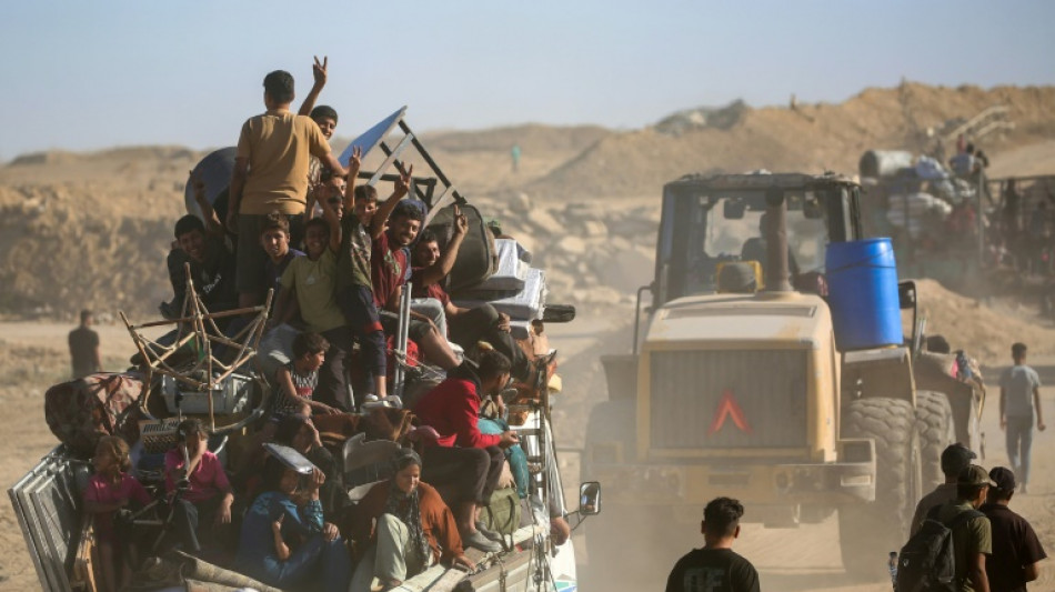 Palestinos encontram Cidade de Gaza devastada antes que Hamas comece a libertar ref&eacute;ns na 2&ordf; feira