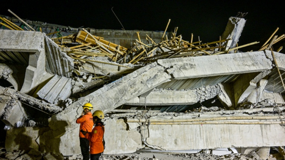 Desabamento de escola isl&acirc;mica na Indon&eacute;sia deixa tr&ecirc;s mortos e dezenas de desaparecidos