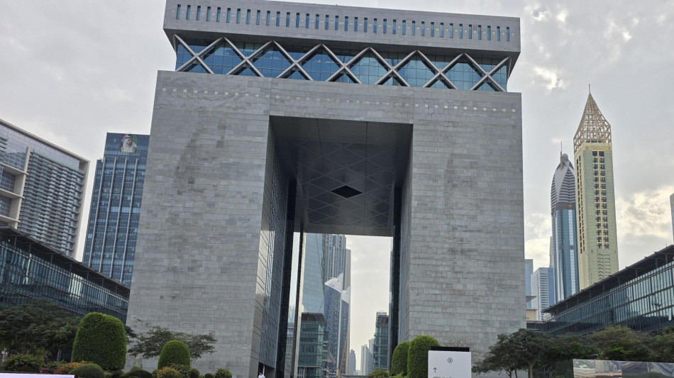 Media, 'gli Emirati valutano attacchi a siti missilistici iraniani'