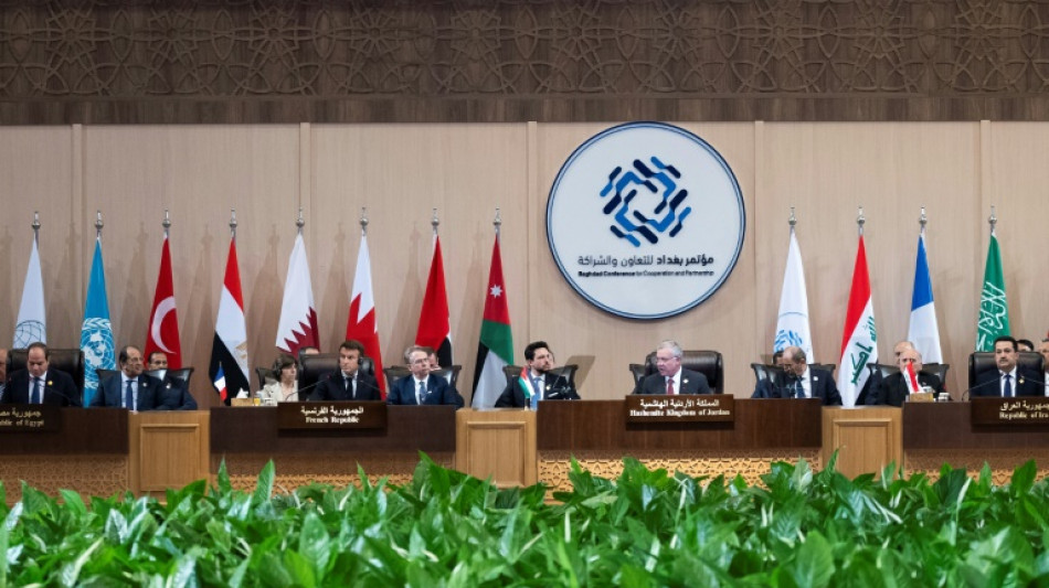 Macron begl&uuml;ckw&uuml;nscht Katar zur Organisation der Fu&szlig;ballweltmeisterschaft