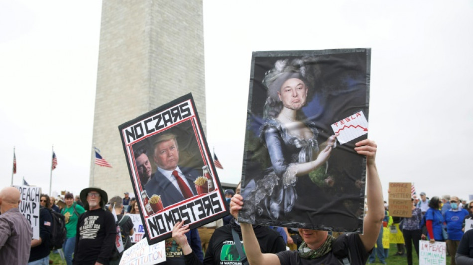 Milhares v&atilde;os &agrave;s ruas nos EUA contra Donald Trump