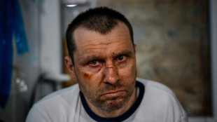 Atenci&oacute;n m&eacute;dica nocturna para soldados ucranianos heridos en Bajmut